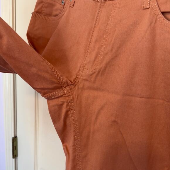 NWT BRAX Chuck Modern Fit Hi-Flex Lightweight Pants Peach Size 34x34 Sustainable - Picture 4 of 10